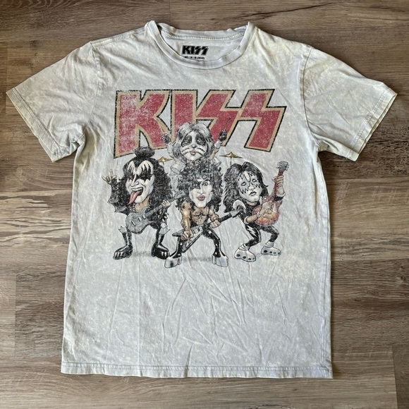 Hot Topic Other - Kiss white acid wash light blue and red t-shirt #rock #bandtee men M